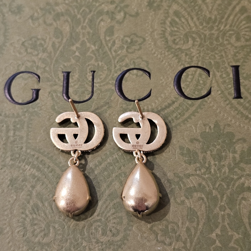 **SOLD** Authentic Gucci Gold Crystal Teardrop Earrings! Like New - Picture 7 of 8